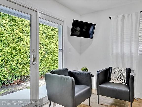 5th image of 3218 SE 11th St #3218B