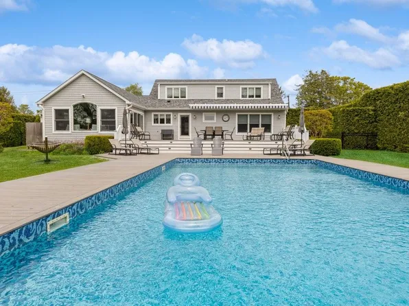 59 Saint Andrews Rd, Southampton, NY 11968