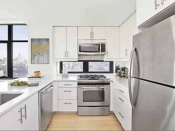 3rd image of 424 Bedford Ave APT 3D