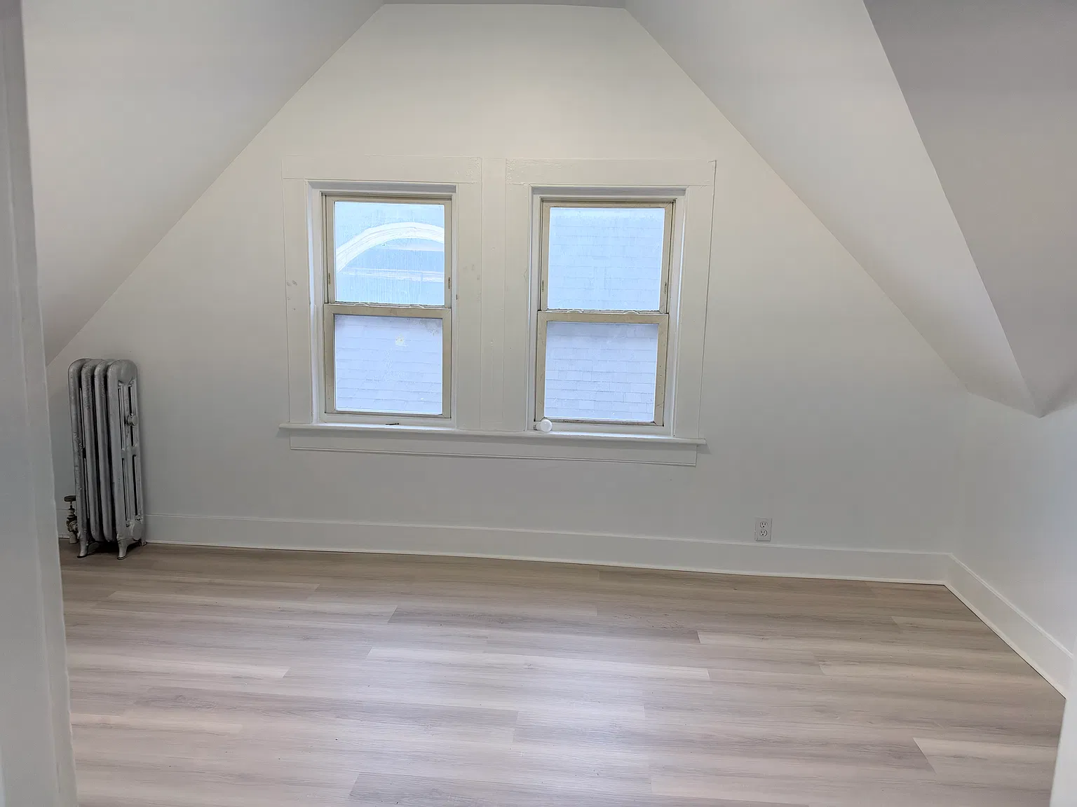 4 bed, $1,900 — Photo 4