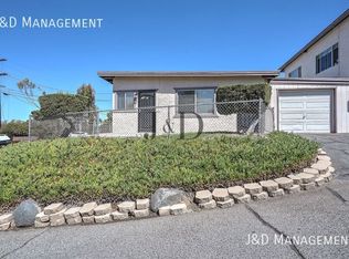 360 Peters Dr, Vista, CA 92083