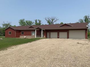 5728 Olive Tree Dr, Bismarck, ND 58503