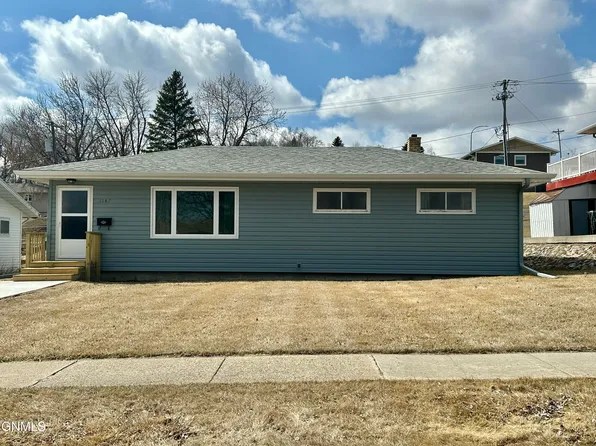 1147 2nd Ave NW, Valley City, ND 58072