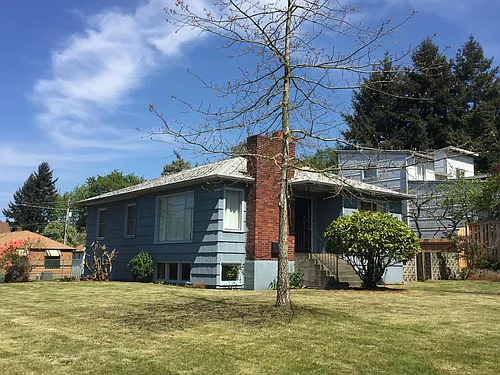 2702 NE 96th St Photo 1