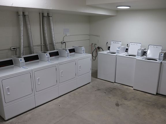 4th image of 1330 Eureka St #11