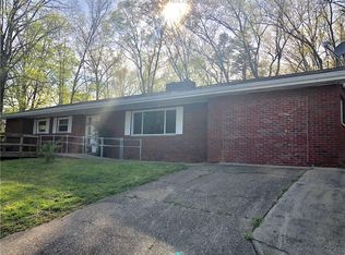 5241 Sun Valley Dr, Charleston, WV 25313
