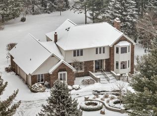 4545 Valley View Point, Rochester, MI 48306