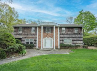 50 McLane Ct, Dix Hills, NY 11746