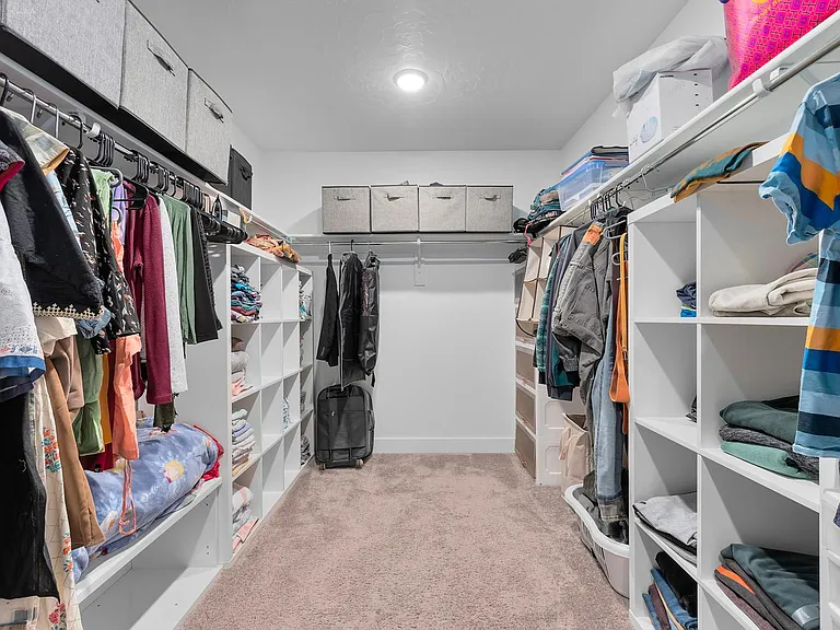 2156 N Wallflower Dr — Photo 22