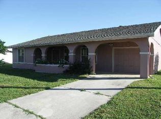 291 NE Midfield Ln, Port Saint Lucie, FL 34983
