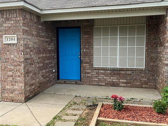 2nd image of 1204 Granite Ln