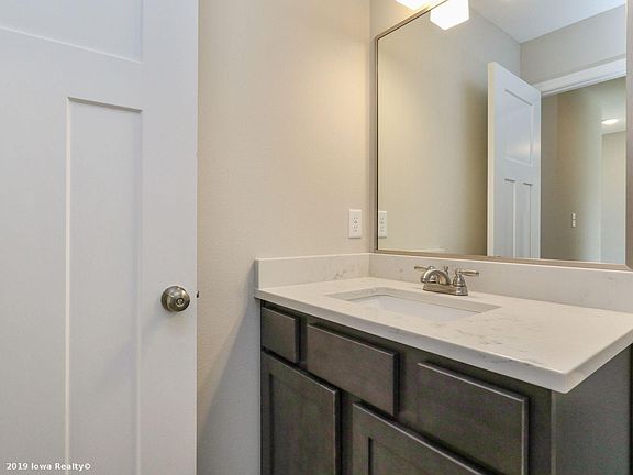5th image of 665 NE Wilden Dr