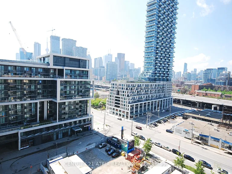 1 Edgewater Dr #GPH24 — Photo 23