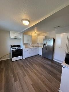 2nd image of 710 Winding Way St
