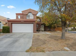 1043 E Kildare St, Lancaster, CA 93535