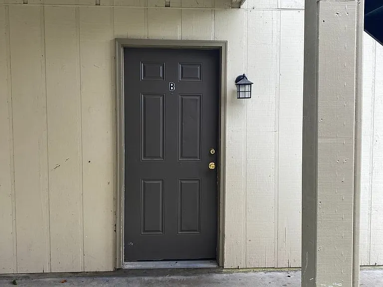 1336 Jade Ave — Photo 2
