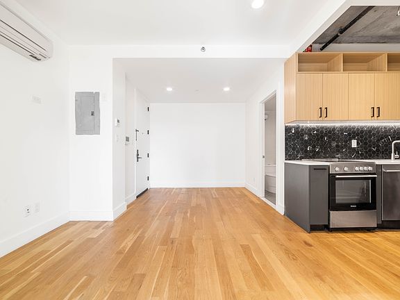 3rd image of 200 Linden Blvd #5A