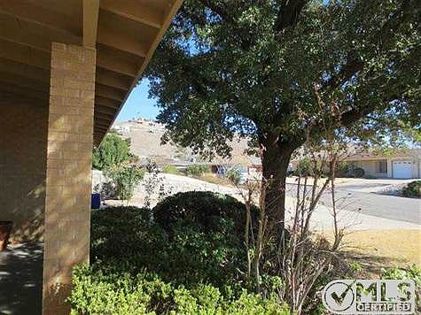 3rd image of 3813 Hillcrest Dr