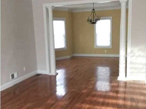 3rd image of 335 Moore Ave