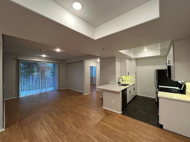 2820 Sawtelle Blvd — Photo 68