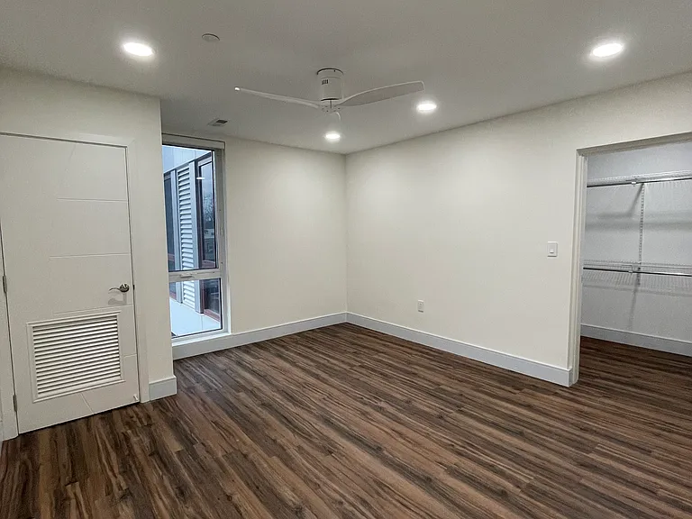 4906 Spruce St #316 — Photo 9