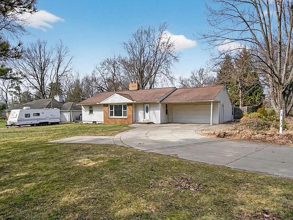 3rd image of 3304 Spring Arbor Rd