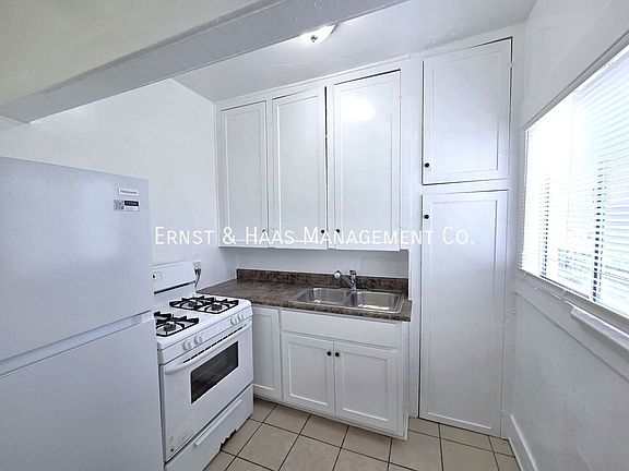 5th image of 1436 Walnut Ave APT 1