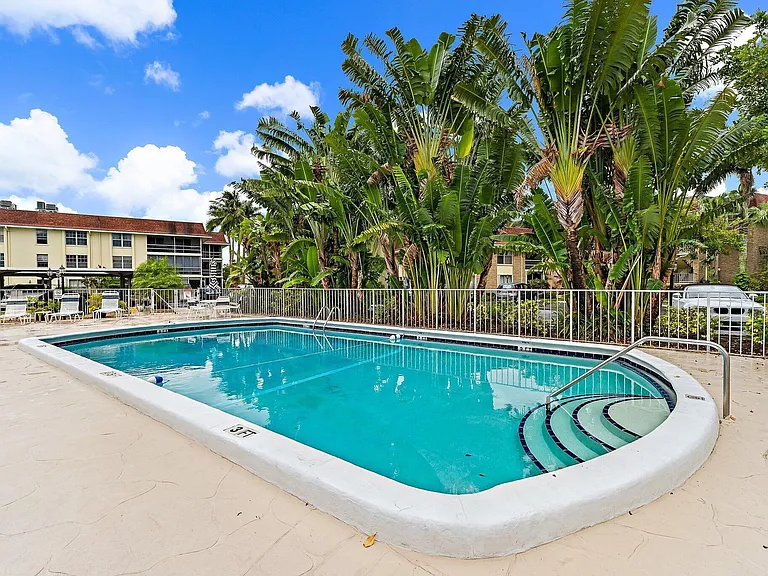 5570 Tamberlane Cir #131 — Photo 30