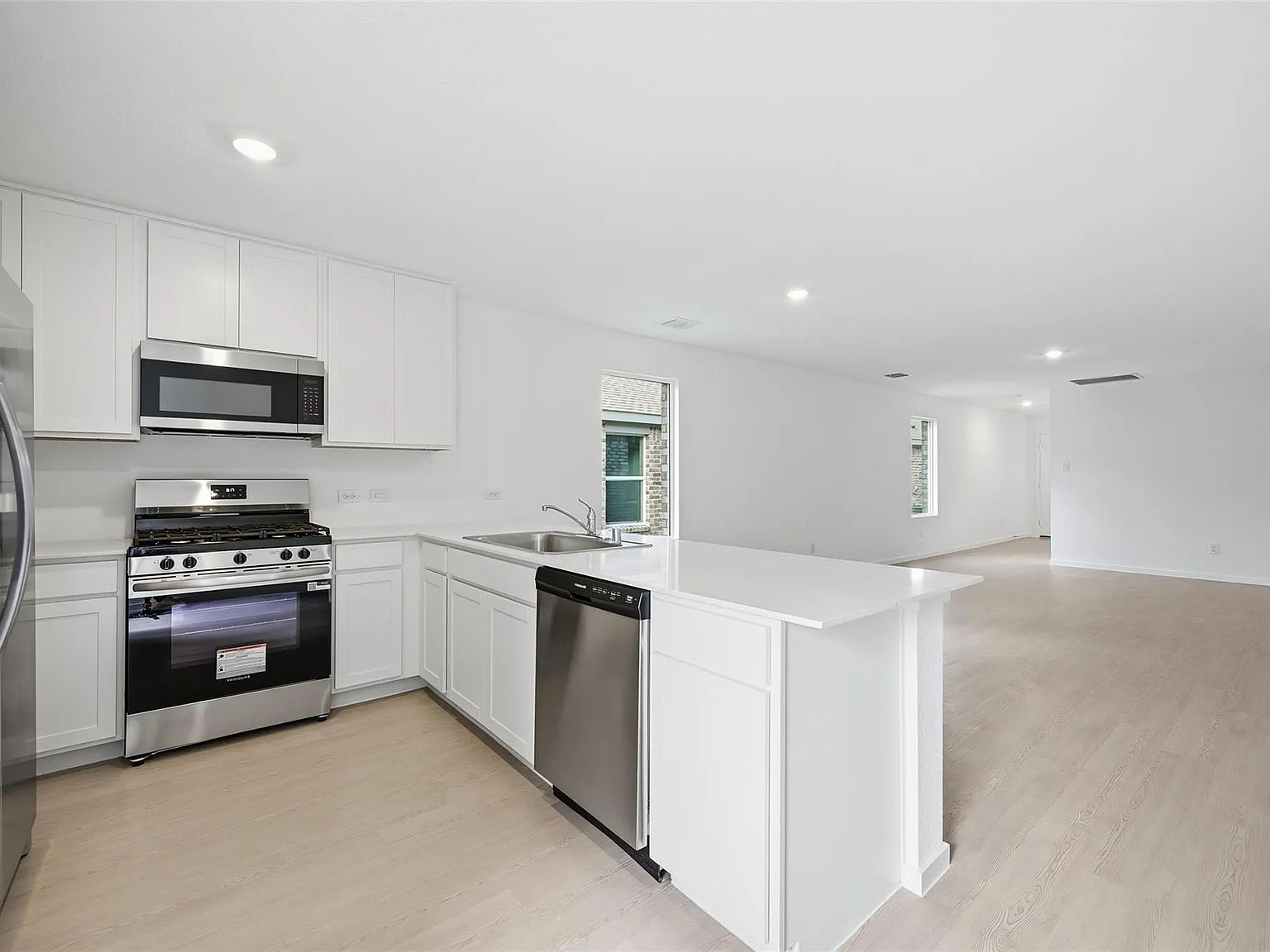 3 bed, 1461 sqft, $1,800 — Photo 3