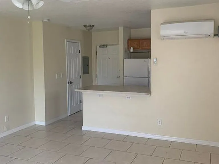 220 Columbia Dr #33 — Photo 4