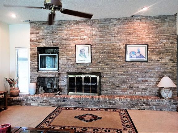 5th image of 2314 Windsor Dr