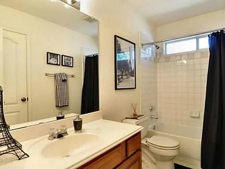 11915 Rocky Point Dr — Photo 21