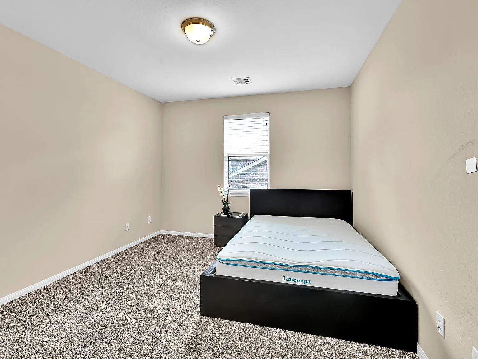 5 bed, 3.5 bath, 4390 sqft, $4,100 — Photo 4