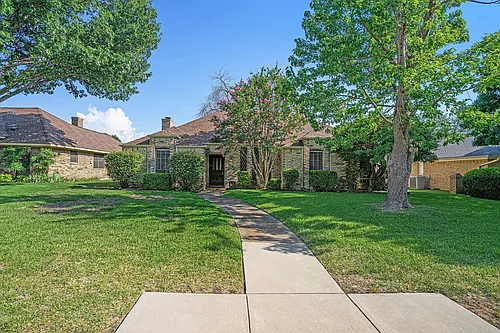 802 Pebblebrook Dr Photo 1