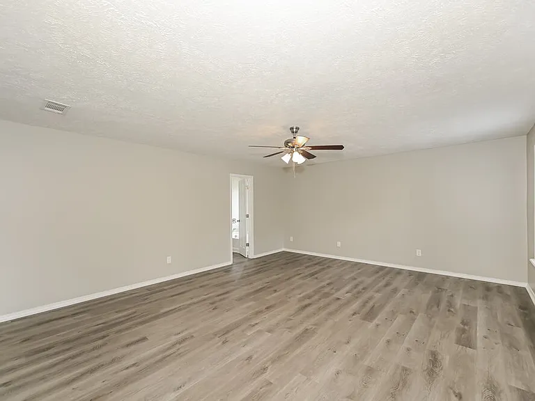 5625 Dory Dr — Photo 11