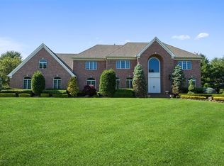 11 Tricorne Ct, Holmdel, NJ 07733