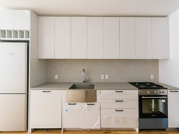5th image of 42-22 27th St #411AA