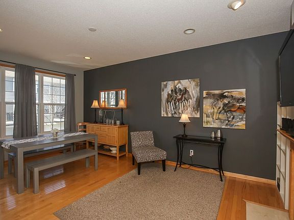 5th image of 15737 Foliage Ave