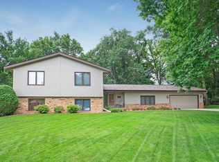 4110 Blueberry Ln, Eagan, MN 55123