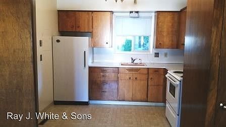 2nd image of 1112 Cedar Dr APT 3