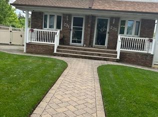 231 Woehrle Ave, Staten Island, NY 10312