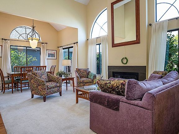 5th image of 9 Valley West Cir