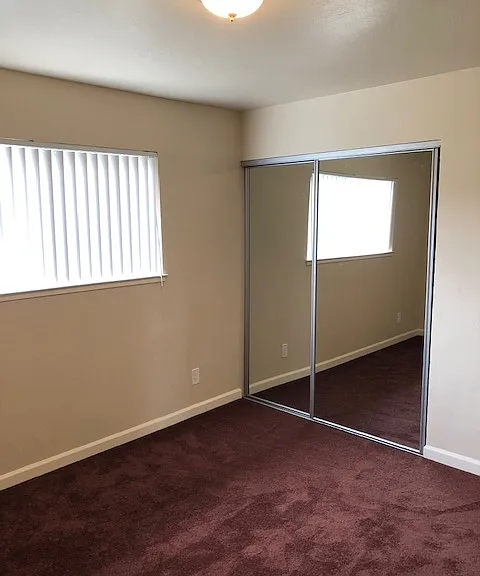 Shangri-La Apartments — Photo 13
