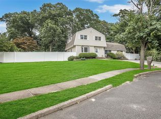 1 Brandy Ct, Lake Grove, NY 11755