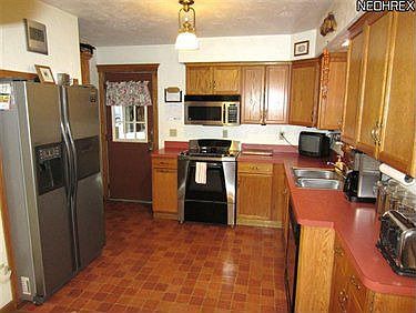 2nd image of 749 Glantz Dr