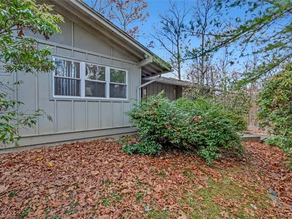 11 Charnwood Drive, Montebello, NY 10901