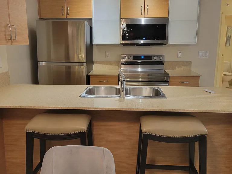 977 Mainland St #511 — Photo 3