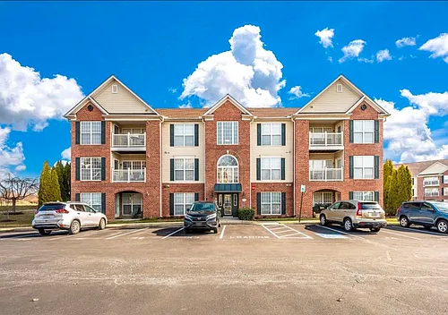 595 Cawley Dr #2C Photo 1