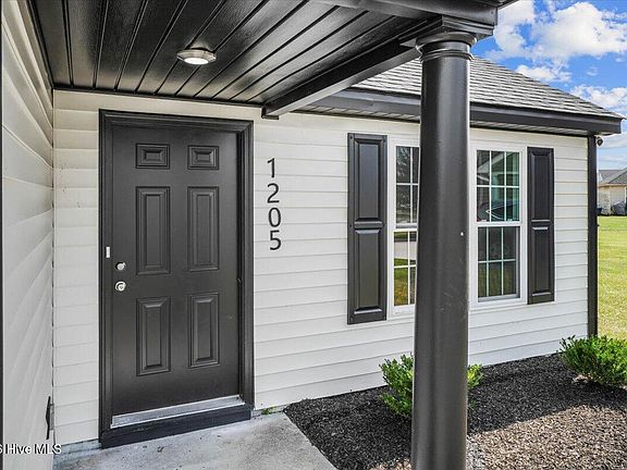3rd image of 1205 Bermuda Road
