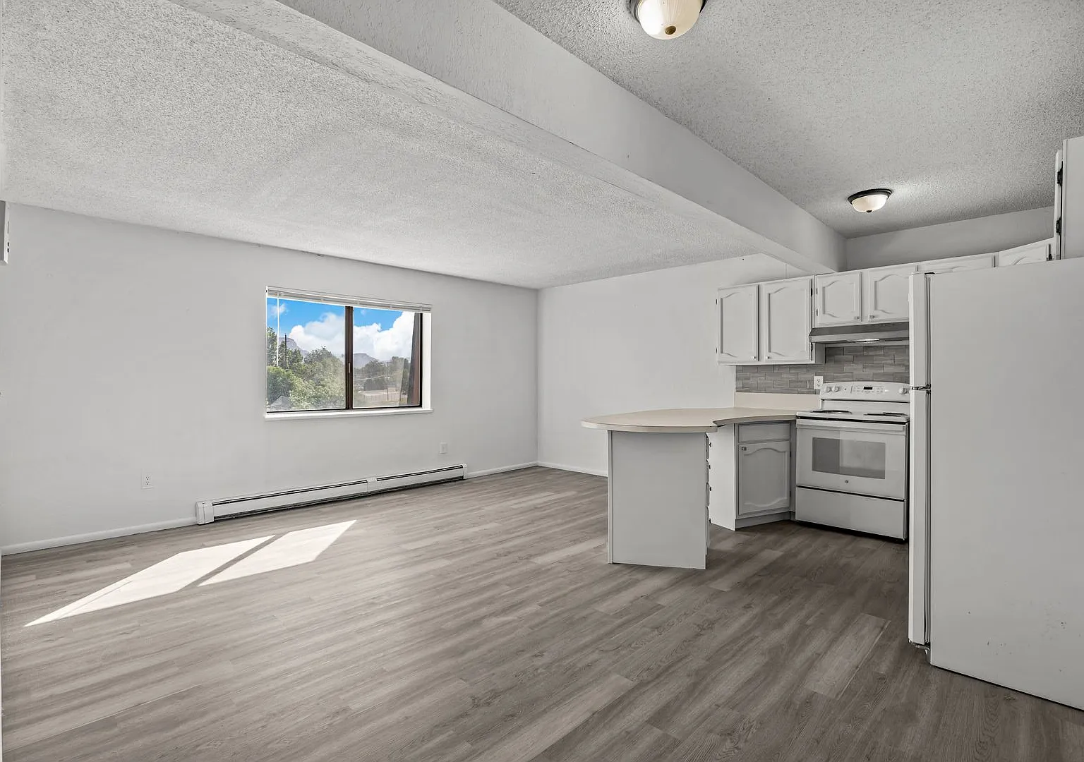 2915 Orchard Ave — Photo 2